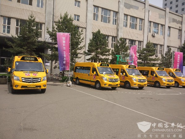 用责任与爱心占领教育高地 欧辉品质校车进“冰城”
