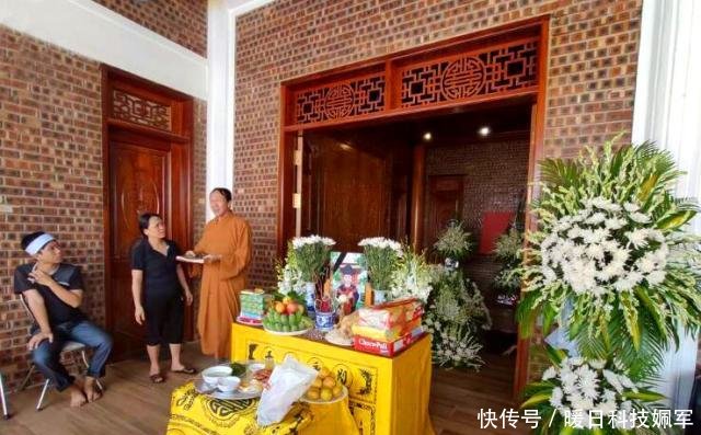 6岁男孩乘校车上学被遗忘在车里，下午被发现时已经死亡