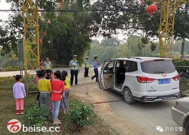 曝光|百色田东7座“黑校车”竟塞进12名儿童