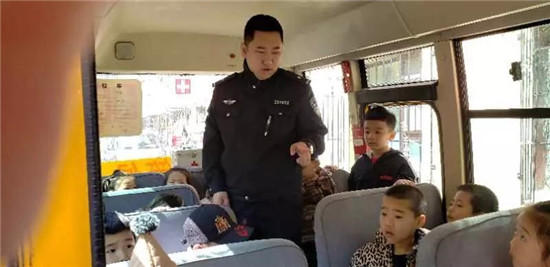 吉林市船营交管大队加大对辖区校车安全隐患排查力度