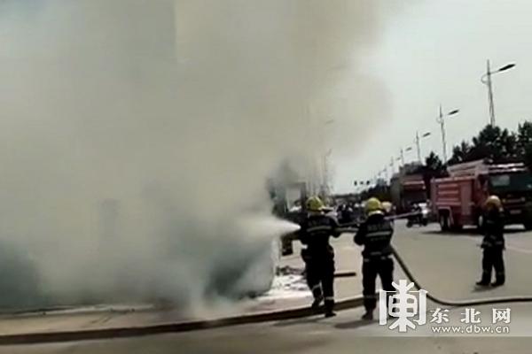 哈市一?？诼繁咝３低蝗黄鸹?无人员伤亡