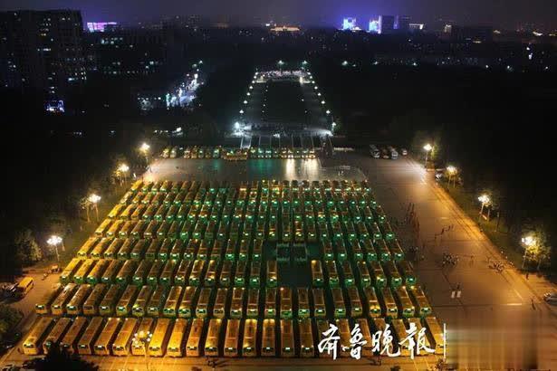 世界青少年足球赛青岛开战，温馨校车助力