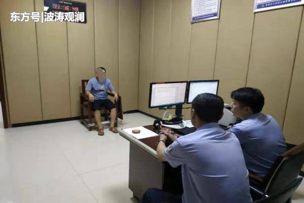 河南洛阳一严重超载“黑校车”被查