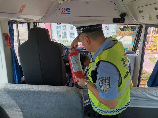 开学季！济源交警深入校园送“安全”
