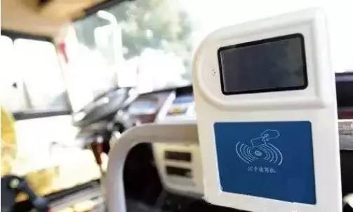 机智！湖北崇阳投用智慧校车：孩子遗忘在车上会自动报警