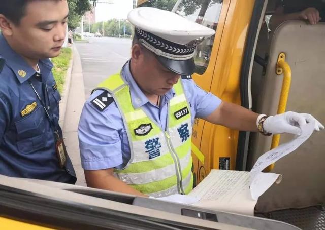 湘潭一校车司机酒驾心存侥幸“走捷径”，交警蜀黍：没想到吧？