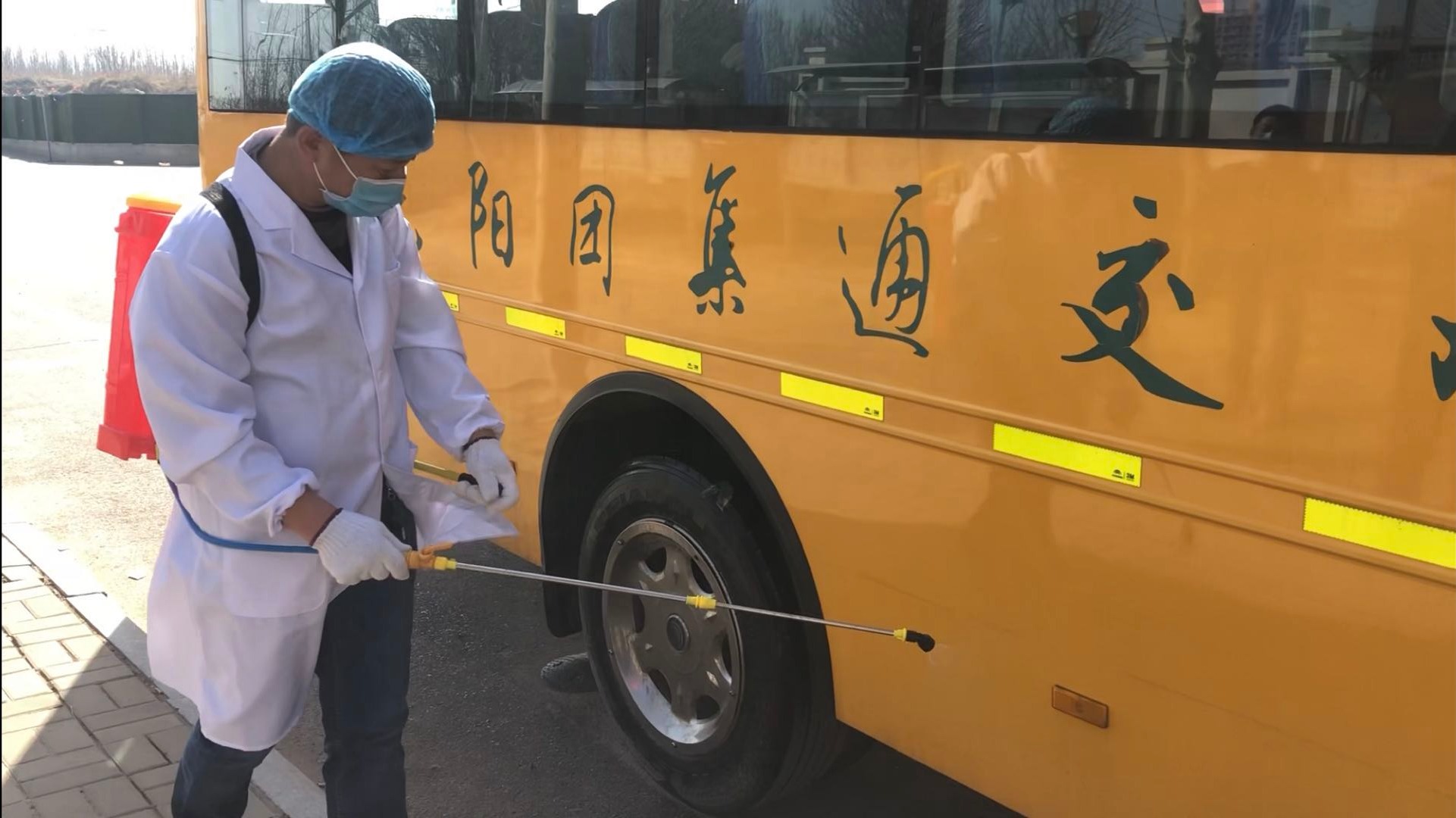 部门、校企联动实景模拟，校车安全早准备！