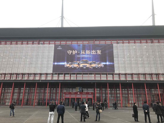 再树校车安全智能新标杆 宇通第三代校车重磅发布