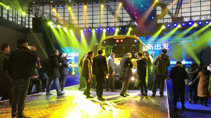再树校车安全智能新标杆 宇通第三代校车重磅发布