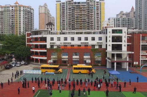 惠州教育系统防疫校车安全应急演练在北师大惠州附属学校举行